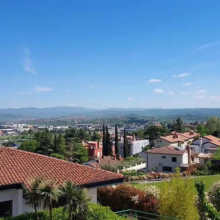 Apartment By The Castle