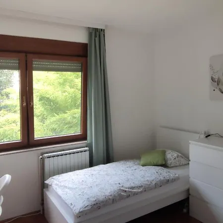 Apartment By The Castle *